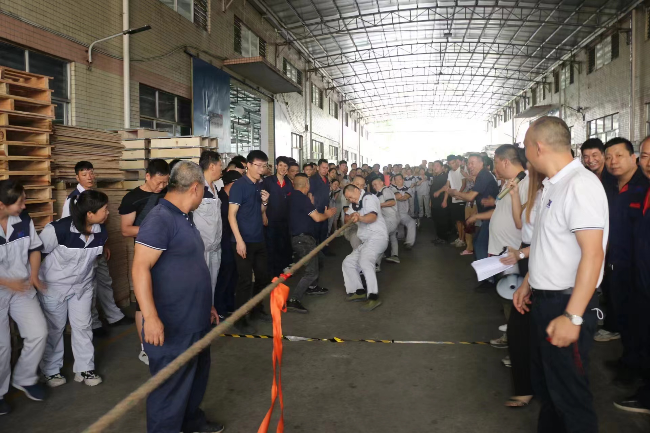 戳力同心 “绳”采飞扬 “金悦诚”杯第一届拔河比赛精彩收官.jpg