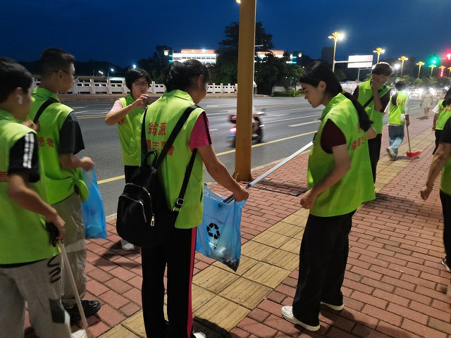 最美禁毒少年志愿者 助力文明城市创建工作~1.jpg