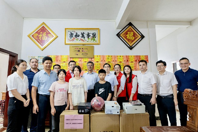 农行广东省分行领导到官渡镇开展乡村振兴调研暨“圆梦计划”志愿服务活动 (2).jpg