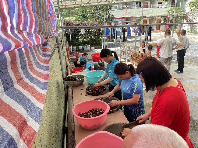 党建引领惠民生 守护“一老一小”暖幸福.jpg