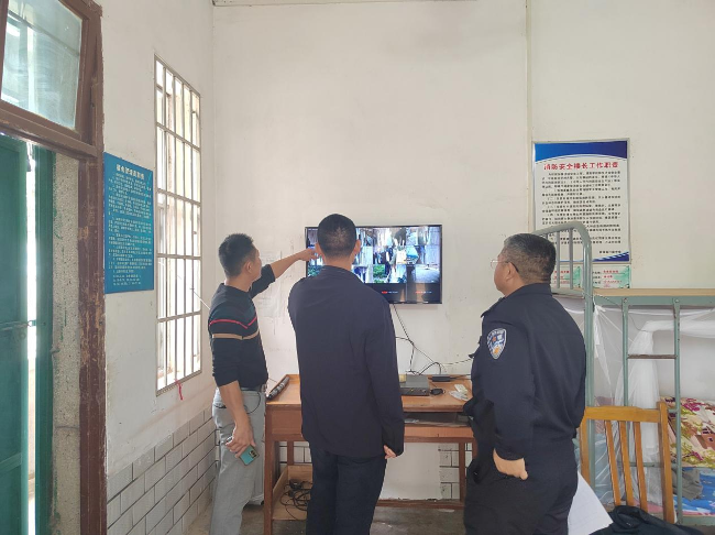 江尾镇开展秋季校园安全专项整治及未成年人保护行动(2).png