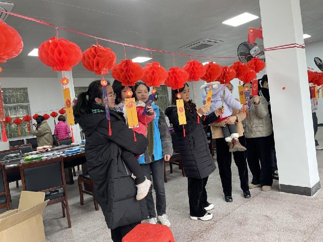 龙仙镇城东、朝阳社区2024年“我们的节日·元宵”——“欢乐猜灯谜 喜庆闹元宵”活动.jpg