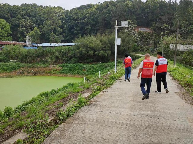 应对“龙舟水” 江尾镇组织开展山塘水库.jpg