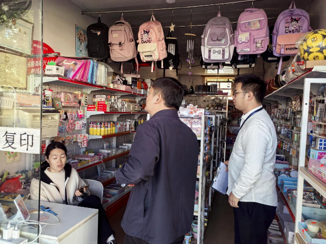 江尾镇开展文化市场“扫黄打非”专项检查.png