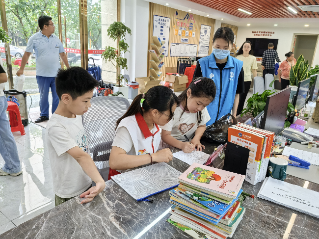 龙仙镇城西社区开展“一本图书一份爱 书海扬帆向未来”图书募捐活动1.png