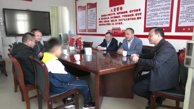 翁源县领导何茂文走访慰问困境学生（编好）[00_00_06][20230221-181703].jpg