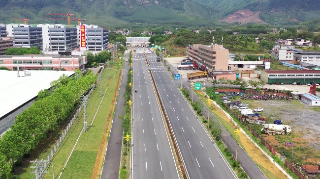 广东翁源经济开发区：升级改造园区道路全力[00_00_50][20230411-154622].png