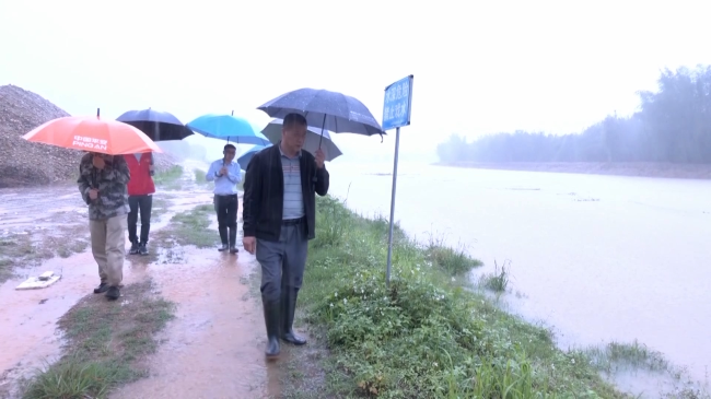 翁源县积极应对雨情&nbsp;确保汛期安全.mp4_20230419_180313.564.jpg