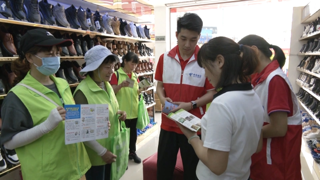 翁源县开展“5&middot; 17”国际电信日暨警惕新型毒品宣传教育活动.mp4_20230517_172053.294.jpg