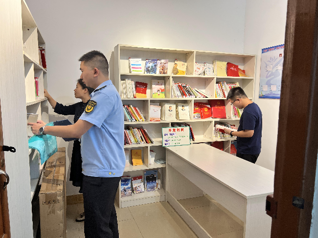 翁城镇开展“扫黄打非”进农家书屋检查行动.png