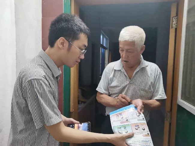 铁龙镇：防诈宣传进村居，筑牢防诈安全墙.jpg