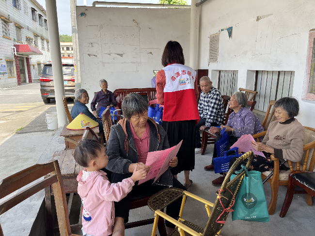 助力医保征缴工作 官渡镇开展2024年城乡居民医保参保缴费宣传工作(1).jpg