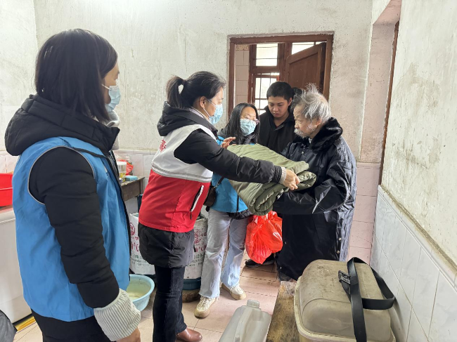 龙仙镇城南社区“寒冬送温暖 关怀暖人心”——为特殊困难群体筑牢温暖防线2.png