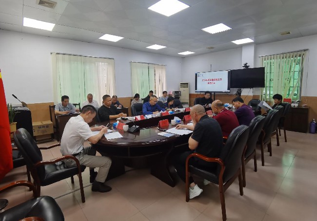 铁龙镇召开重点工作推进会议.jpg