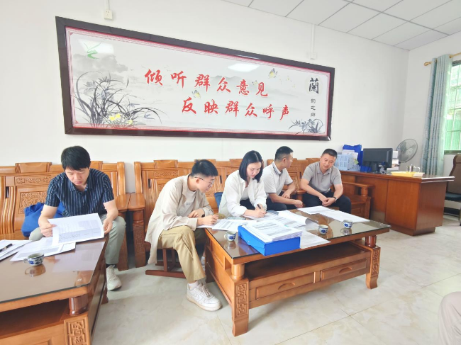 县统计局到江尾镇开展“五经普.png