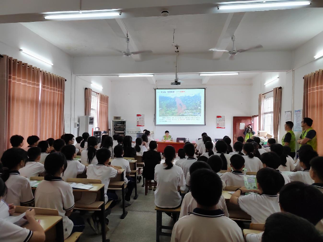 坝仔镇开展地质灾害防治“百名专家连千村（学校）”送训下乡暨地质灾害知识科普进校园活动1.png