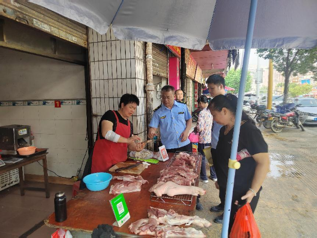 龙仙镇开展生猪产品专项整治行动.png