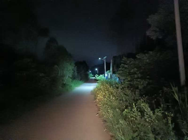 新江镇东方村：安装路灯惠民生，点“靓乡村幸福路.png