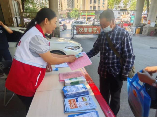 龙仙镇朝阳社区联合翁源供电局开展“保护电网 人人自律 依法用电 岁岁平安”宣传活动.png