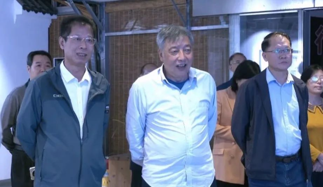 省政协副主席许瑞生一行来翁调研