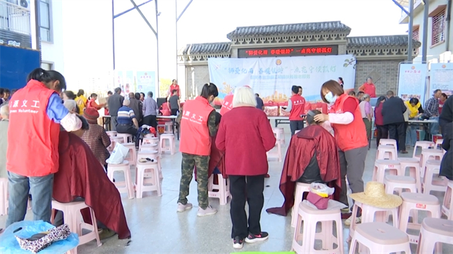 “狮爱化雨 春暖银龄”——点亮守候孤灯活动走进江尾镇连溪村.mp4_20250324_182620.058.jpg