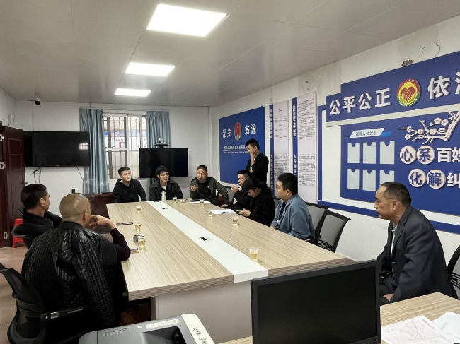 周陂镇推深做实“中心吹哨、部门报到机制  畅通为民服务的“最后一公里”2.png