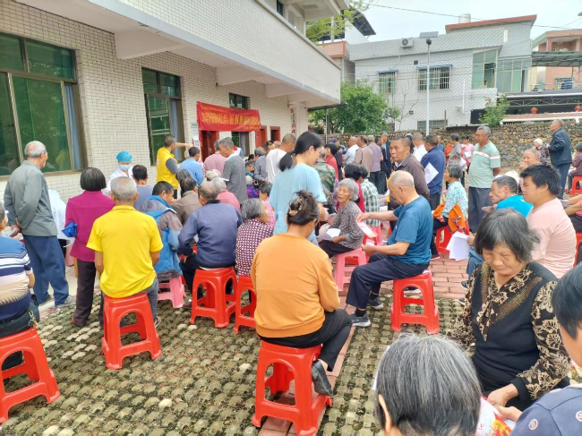 坝仔镇珍田村开展“敬老 爱老 护老”养老政策宣传活动.png