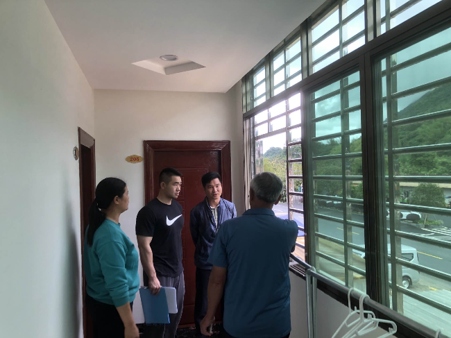 龙仙镇开展民宿消防安全检查.png